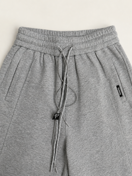 Elastic-waist sweatpants (joggers)