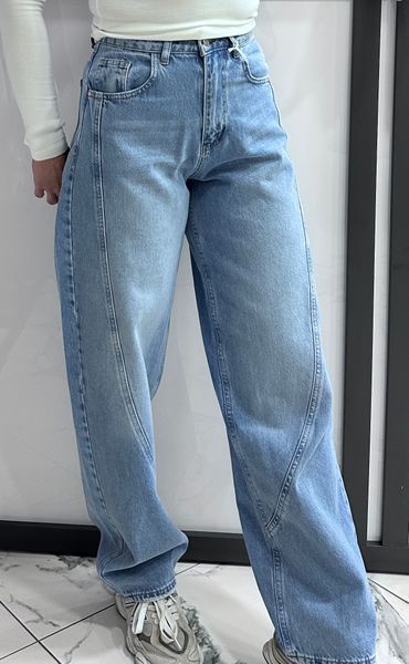 Light denim jeans
